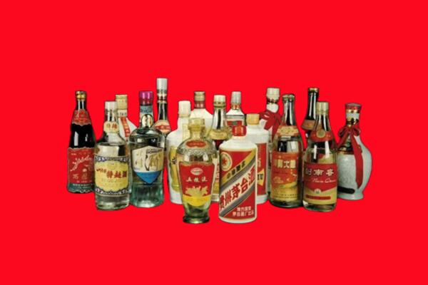 平顶山回收十八老酒.jpg